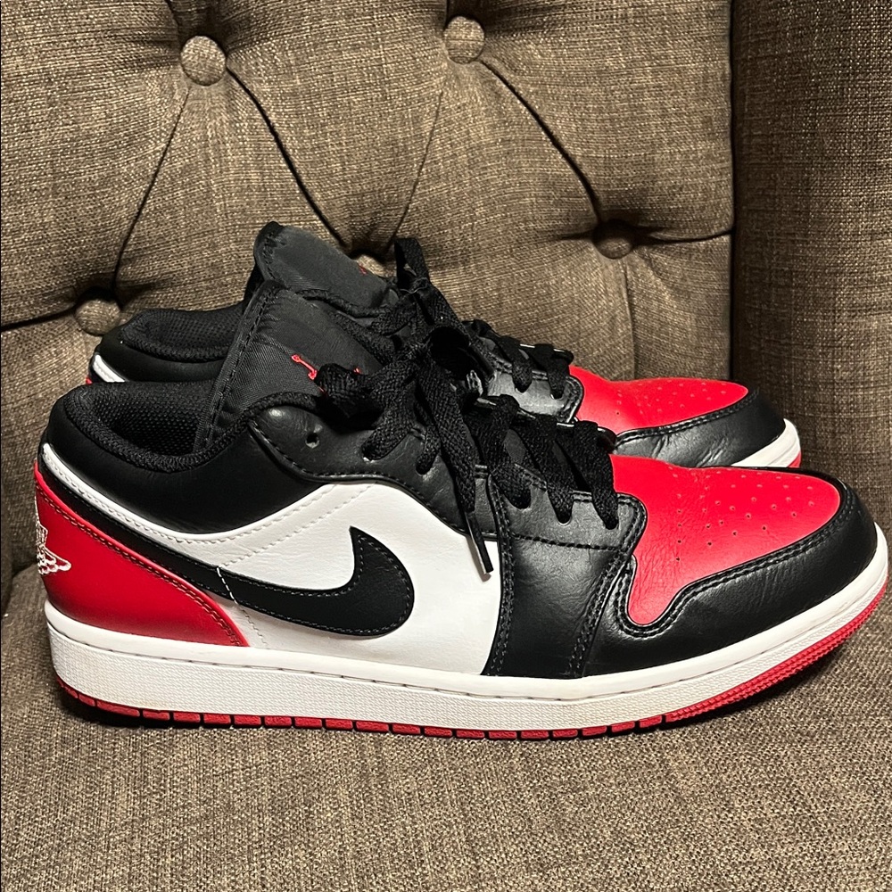 Nike Air Jordan 1 Low (553558-161)- Black White Red men's size 9
